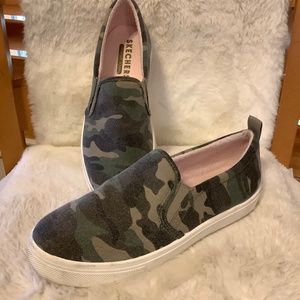 Skechers Memory Foam slip on sneakers